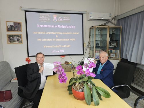 From the left: Professor Quentin Parker, Director of HKU Laboratory for Space Research, and Steve Durst, the Director and Founder of International Lunar Observatory Association Hawai’i.